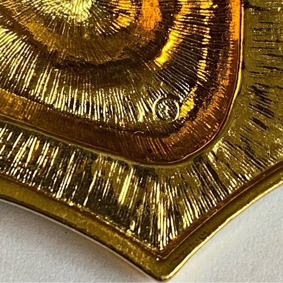 Lion Head Pendant Necklace Luxury Style - Picture 5 of 6